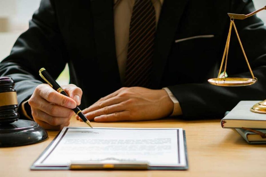 Maddi ve manevi tazminat davası